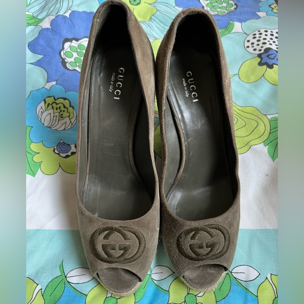 Gucci Olive Suede Wedge Espadrille Heels 38